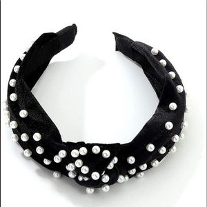 Beautiful Pearl Headband - NEW ✨